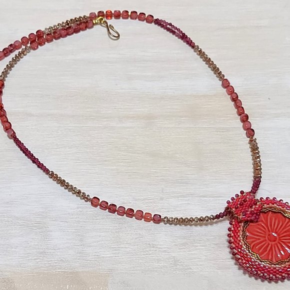 Handcrafted Gemstone necklace, cherry quartz with center ceramic medalion - Picture 3 of 8